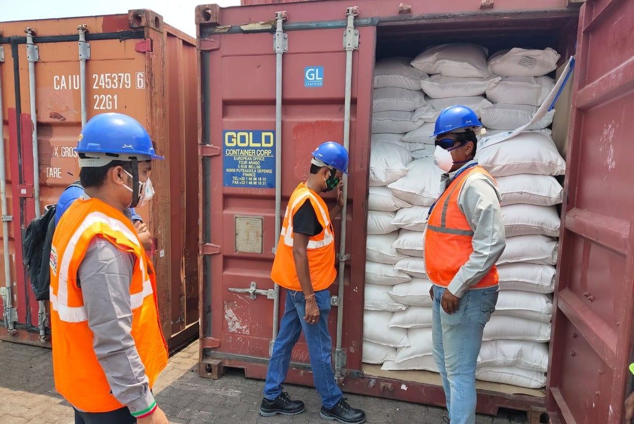 Rice export container inspection loading Pakistan port survey team